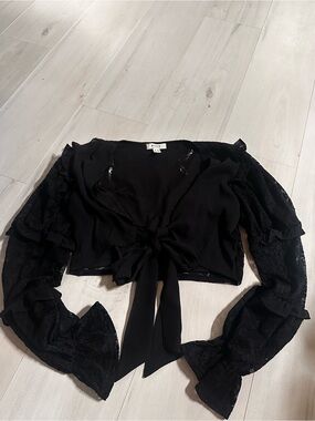 Privy Women’s Black Lace Tie-Front Crop Top